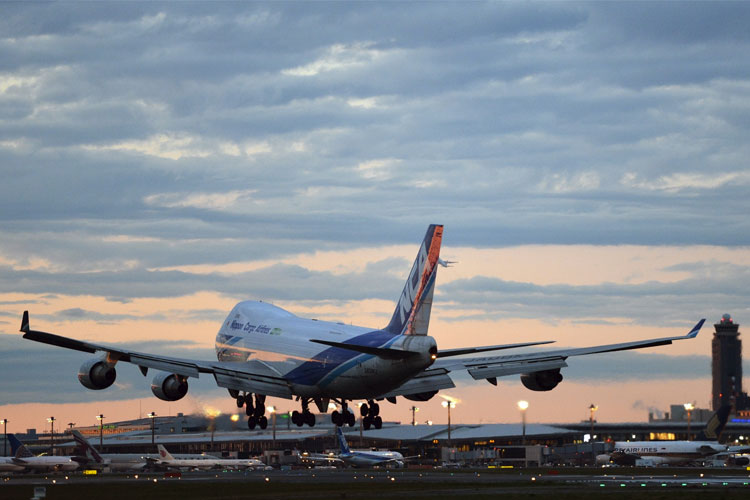 工业抖音成人版下载确保机场仪表着陆导航系统精准_抖音成人版下载厂家